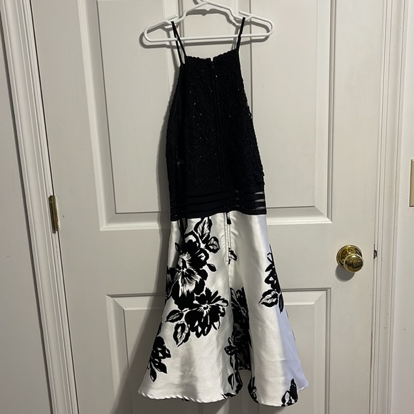 City Vibe Razorback Homecoming Dress, Size 9 - Picture 2 of 4